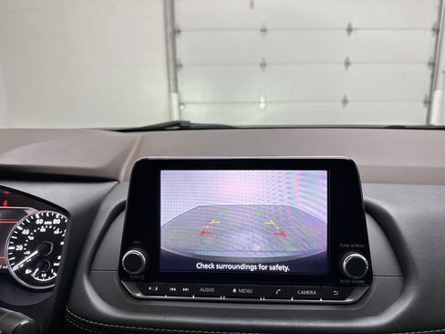 Used 2023 Nissan Rogue S AWD/4WD image 28