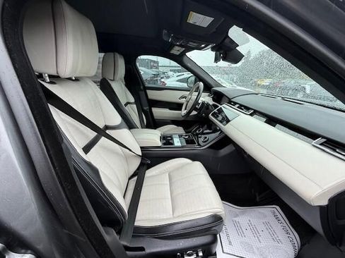 Used 2018 Land Rover Range Rover Velar R-Dynamic HSE image 11