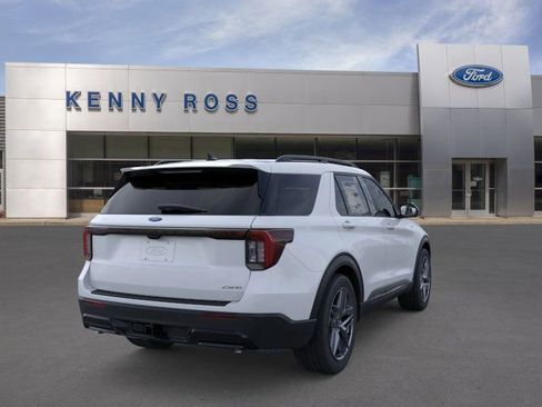 New 2026 Ford Explorer ST-Line w/ ST-Line Street Pack image 9