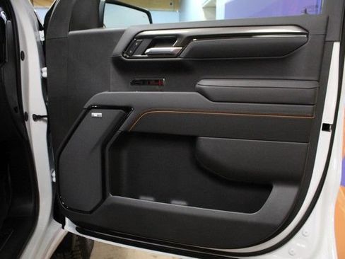 New 2026 GMC Sierra 1500 AT4 w/ AT4 Premium Package AWD/4WD image 10