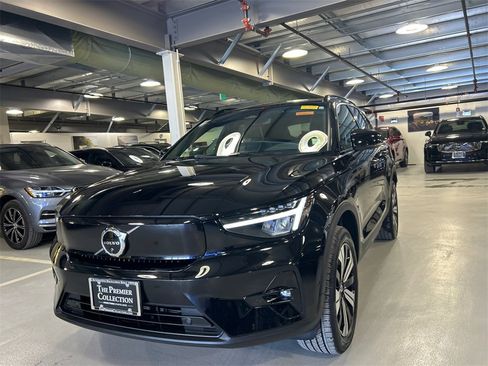 Certified 2023 Volvo XC40 Recharge Plus image 5