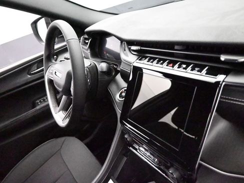 Used 2024 Jeep Grand Cherokee L Laredo RWD image 18