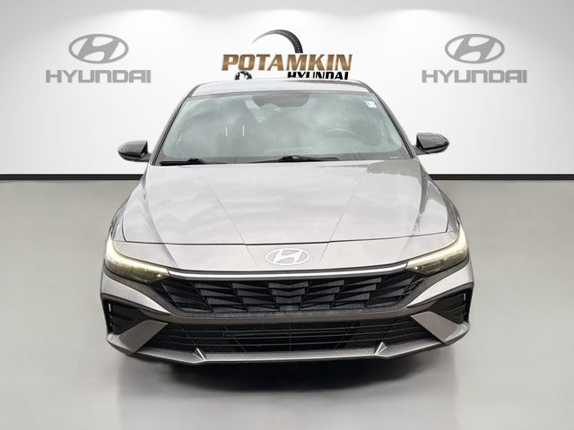 Certified 2025 Hyundai Elantra Sport FWD image 2
