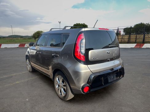Used 2016 Kia Soul + FWD image 4