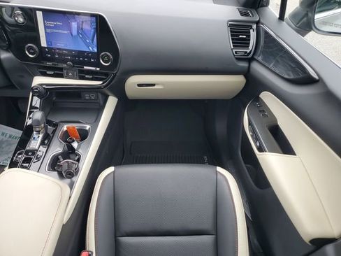 Used 2024 Lexus NX 250 FWD w/ Towing Package (2000 Lbs) image 19