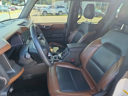 Used 2024 Ford Bronco Outer Banks AWD/4WD image 12