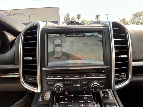 Used 2012 Porsche Cayenne image 19