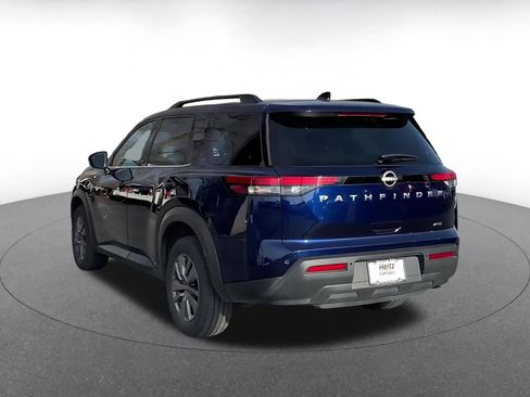 Used 2025 Nissan Pathfinder SV image 11
