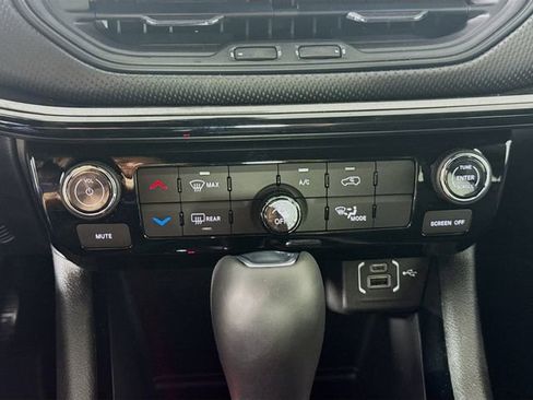 New 2026 Jeep Compass Latitude image 17