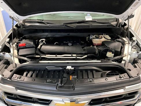 Used 2023 Chevrolet Silverado 1500 LT AWD/4WD image 29