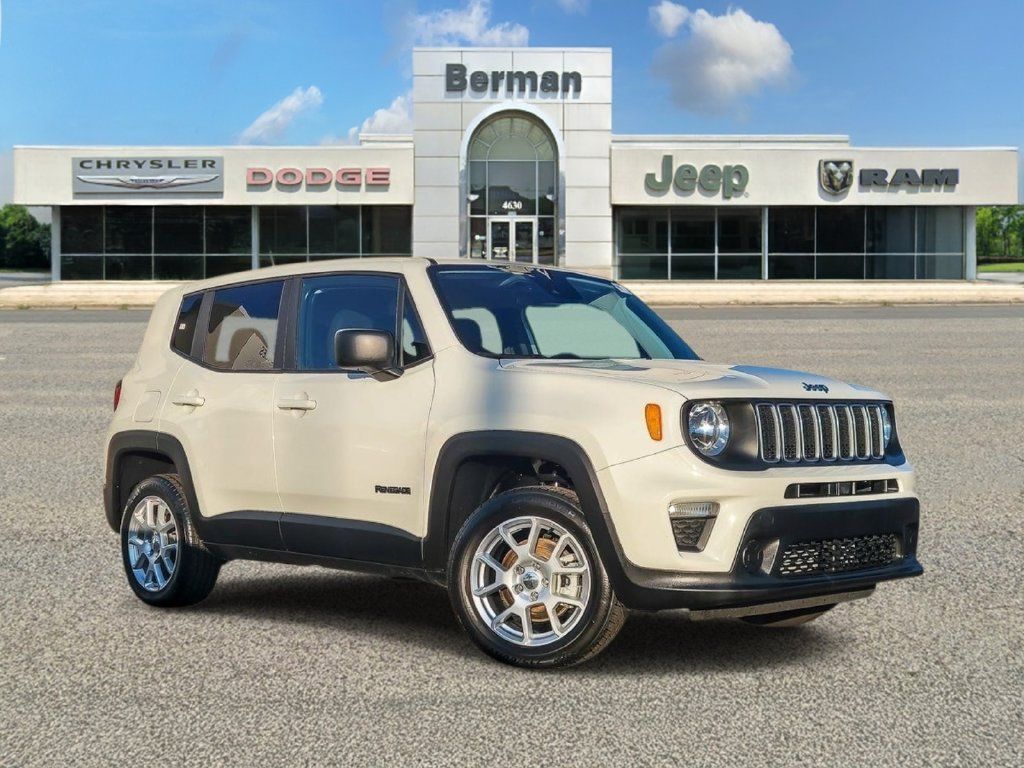 Used 2023 Jeep Renegade Latitude AWD/4WD image 1