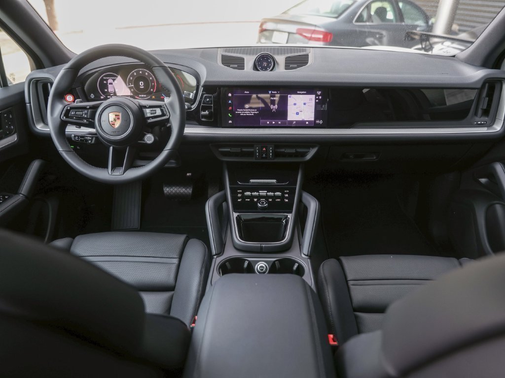 Certified 2026 Porsche Cayenne AWD/4WD image 33