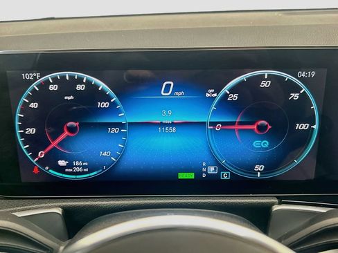 Certified 2023 Mercedes-Benz EQB 300 4MATIC image 33