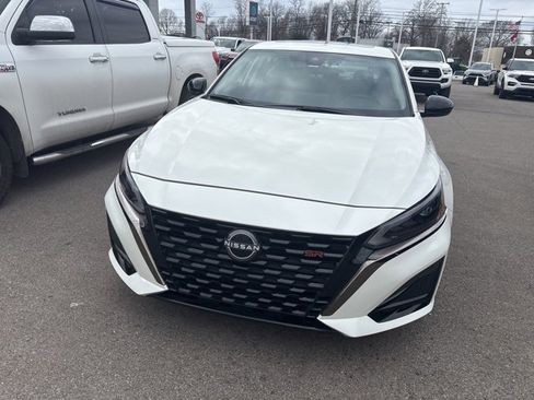 Used 2025 Nissan Altima 2.5 SR w/ SR Premium Package image 2