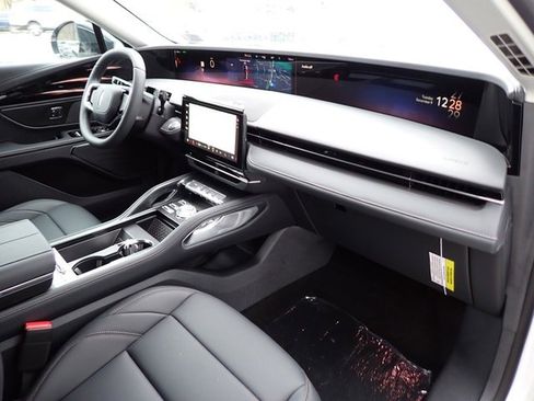 New 2026 Lincoln Nautilus Premier image 19