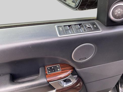 Used 2014 Land Rover Range Rover HSE image 18