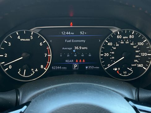 Used 2024 Nissan Altima 2.5 SR FWD image 25