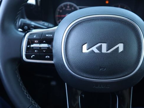 Used 2023 Kia Sorento S image 19