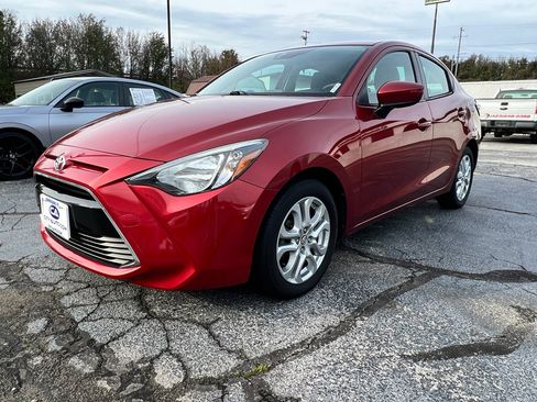 Used 2018 Toyota Yaris iA image 2