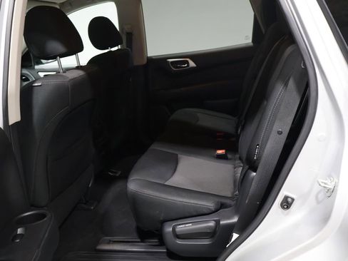 Used 2020 Nissan Pathfinder S image 17