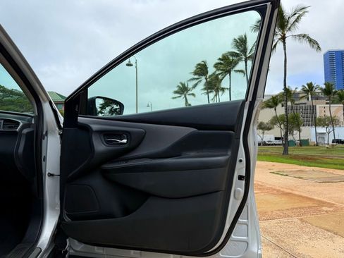 Used 2021 Nissan Murano SV image 14