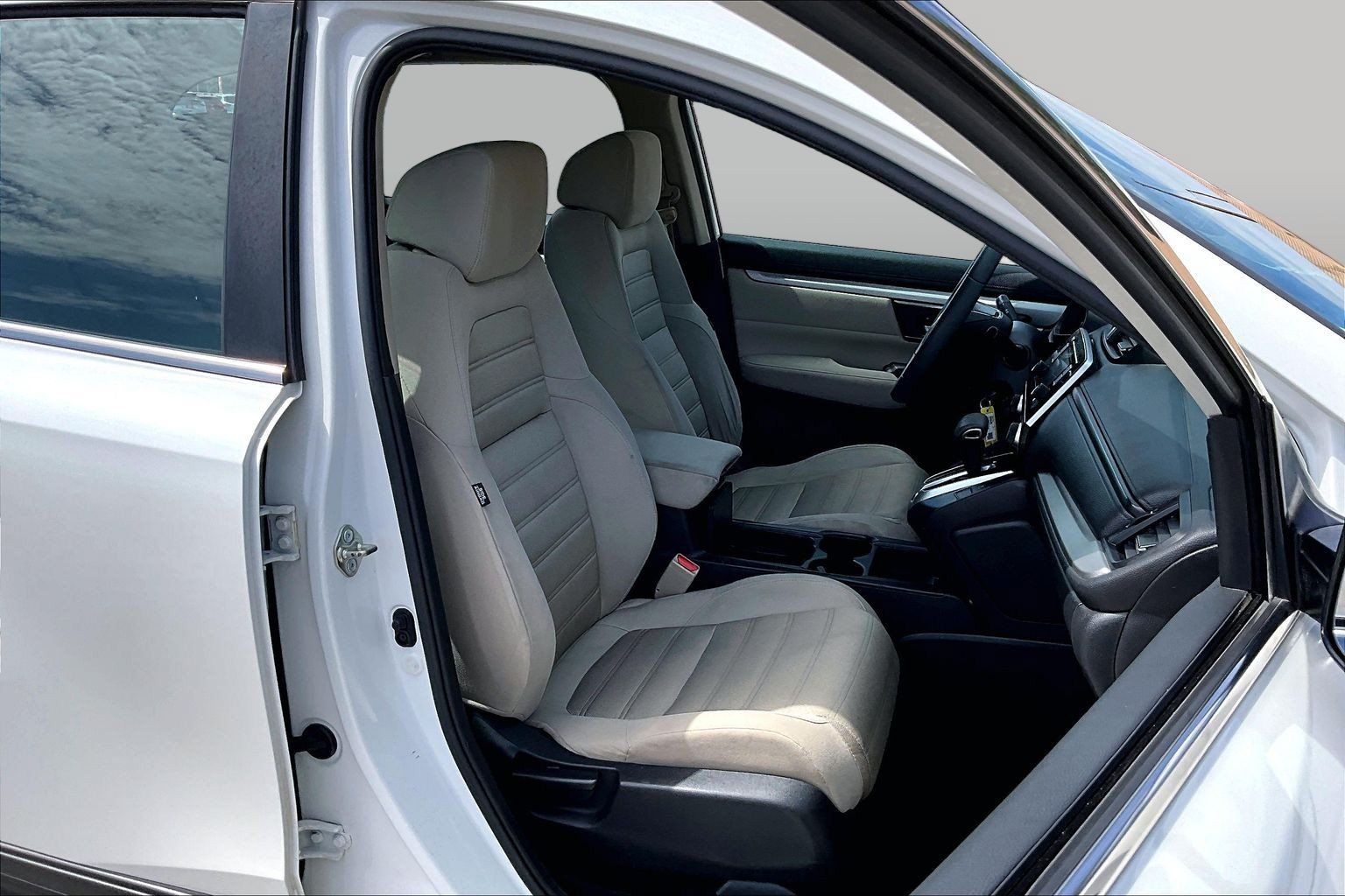 Used 2017 Honda CR-V LX image 7