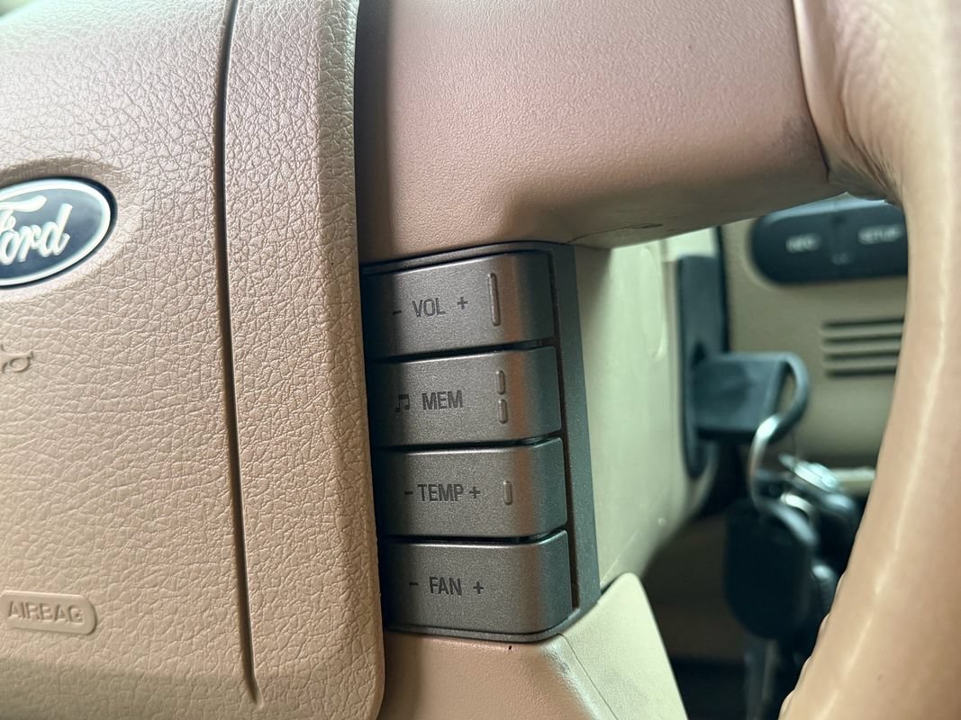 Used 2004 Ford F150 Lariat AWD/4WD image 21