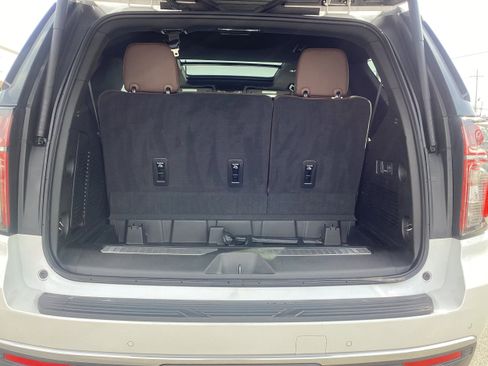 Used 2024 Chevrolet Tahoe High Country w/ Advanced Technology Package image 16