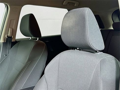 Used 2024 Nissan Rogue S image 19