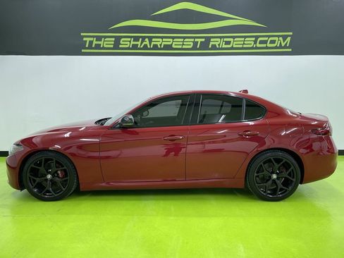 Used 2020 Alfa Romeo Giulia w/ Nero Edizione image 6
