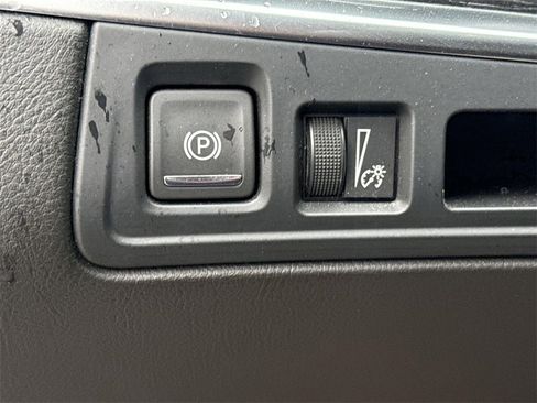 Used 2023 Cadillac XT5 Premium Luxury image 17