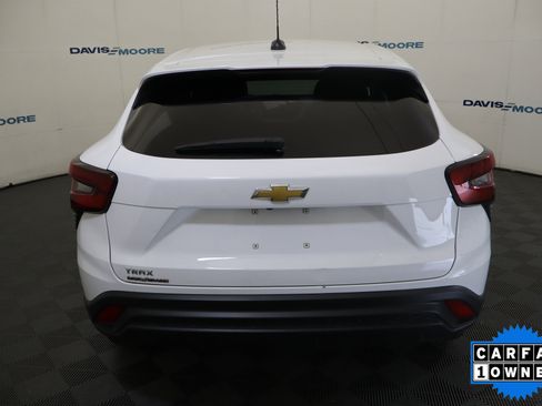 Used 2025 Chevrolet Trax LS FWD image 8