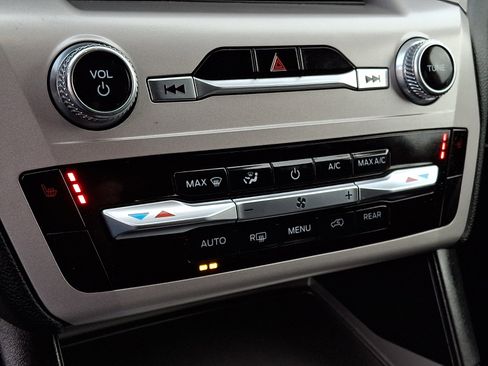 Certified 2023 Ford Explorer XLT image 17