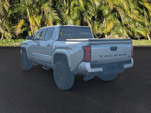 Used 2024 Toyota Tacoma SR5 AWD/4WD image 7