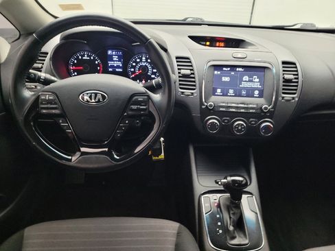 Used 2017 Kia Forte S FWD image 22