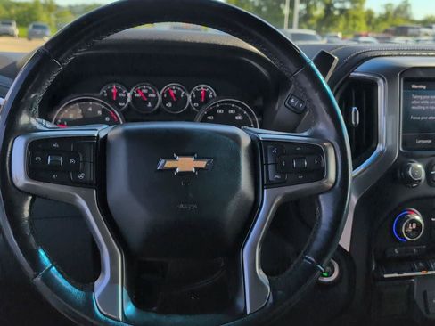 Used 2021 Chevrolet Silverado 1500 LT AWD/4WD image 18