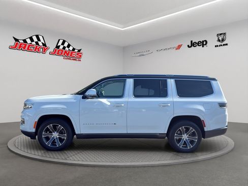 Used 2022 Jeep Grand Wagoneer Series I AWD/4WD image 2