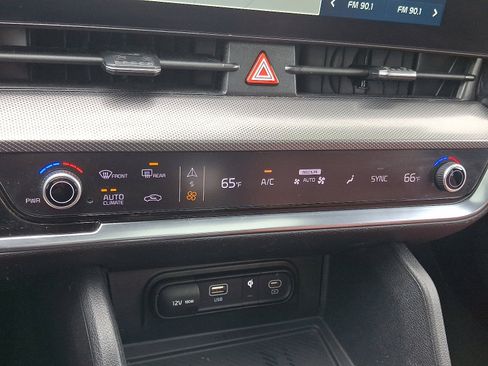 Used 2023 Kia Sportage SX image 16