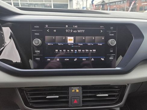 Used 2022 Volkswagen Taos SE w/ IQ.Drive SE Package image 15