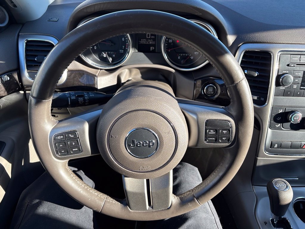 Used 2012 Jeep Grand Cherokee Laredo w/ Laredo E Group AWD/4WD image 30