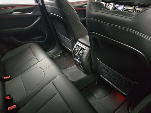 Used 2025 BMW X4 xDrive30i w/ Premium Package image 14