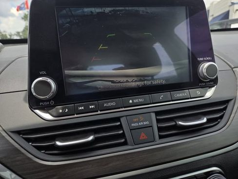 Used 2025 Nissan Altima 2.5 SV FWD image 7