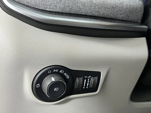 Used 2022 Jeep Compass Latitude w/ Convenience Group image 18