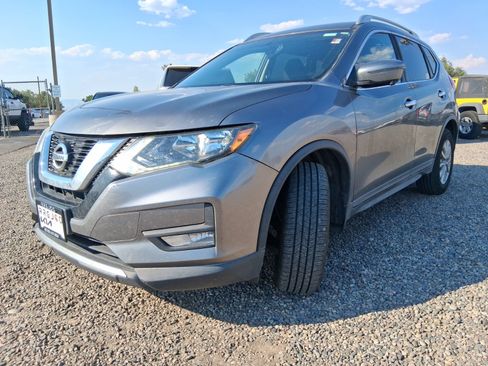 Used 2017 Nissan Rogue SV w/ SV Premium Package AWD/4WD image 1