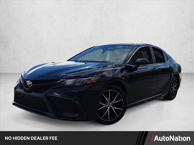 Used 2024 Toyota Camry SE w/ Cold Weather Package FWD image 1