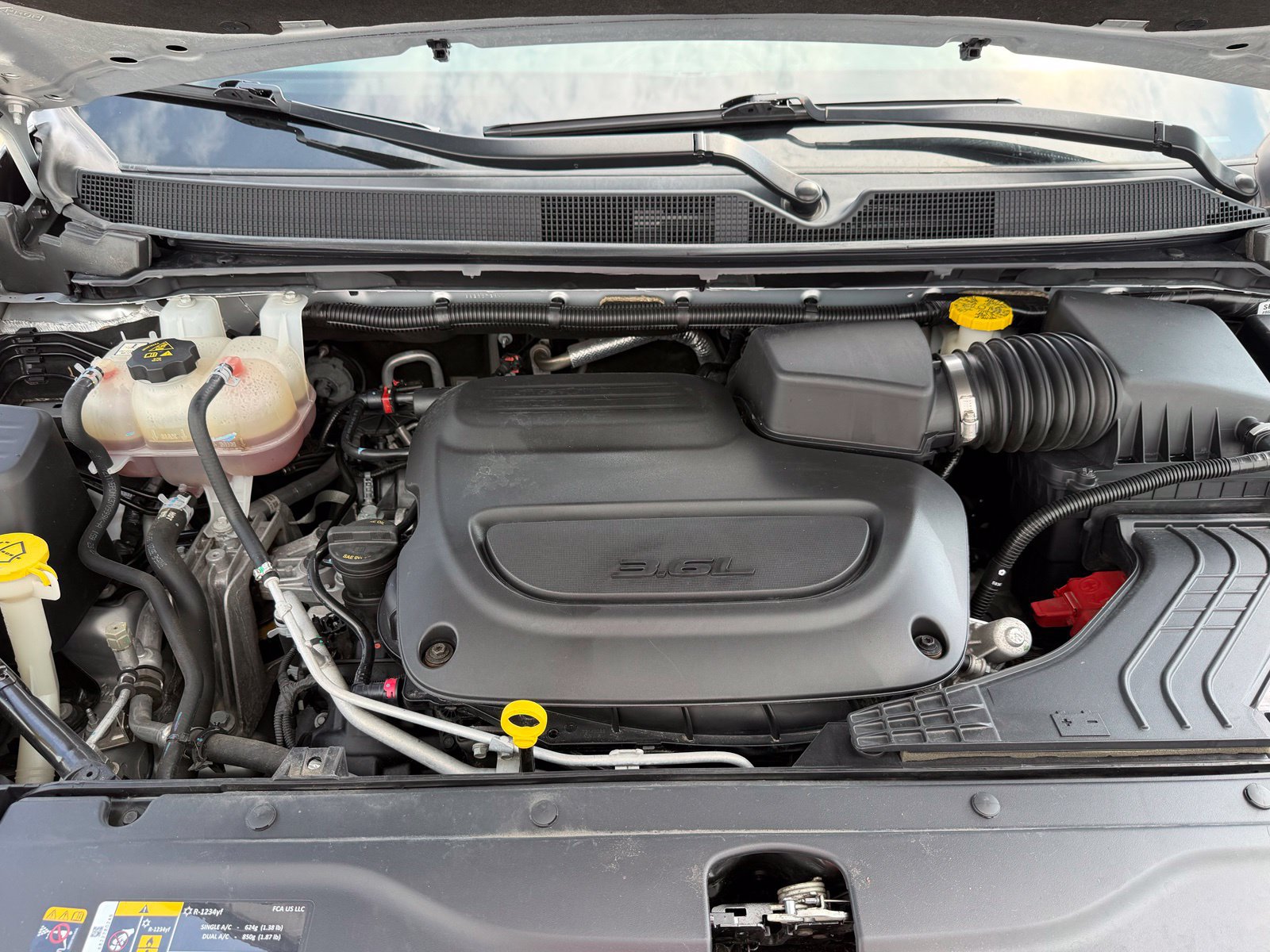 Used 2023 Chrysler Voyager LX FWD image 28