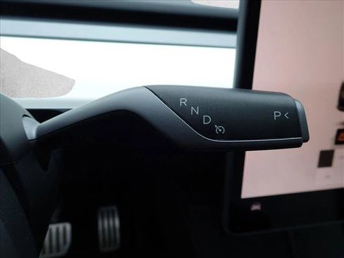 Used 2023 Tesla Model Y Performance AWD/4WD image 13