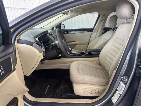 Used 2014 Ford Fusion SE image 11