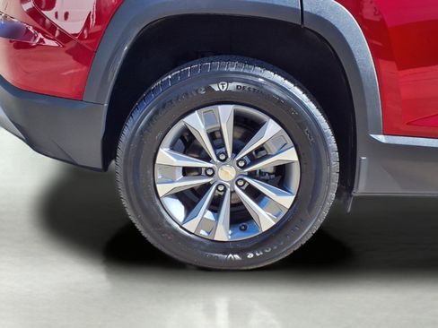 Used 2026 Chevrolet Equinox LT image 9