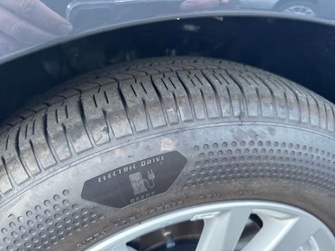 Used 2025 Toyota Camry LE image 28